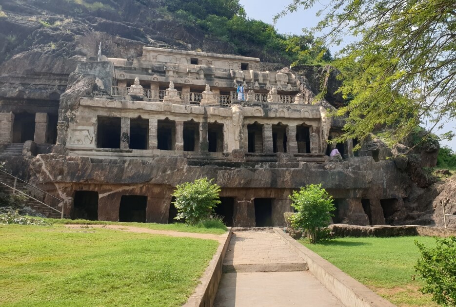 undavalli caves vijayawada